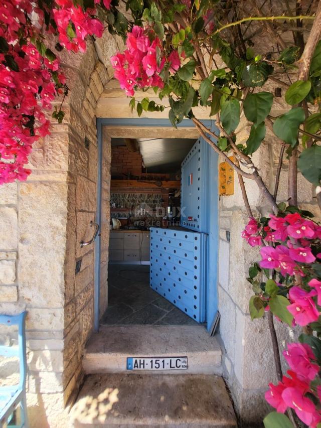 CROW, PAKOŠTANE - OPPORTUNITY! A unique stone house with a spectacular view