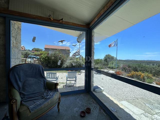 CROW, PAKOŠTANE - OPPORTUNITY! A unique stone house with a spectacular view