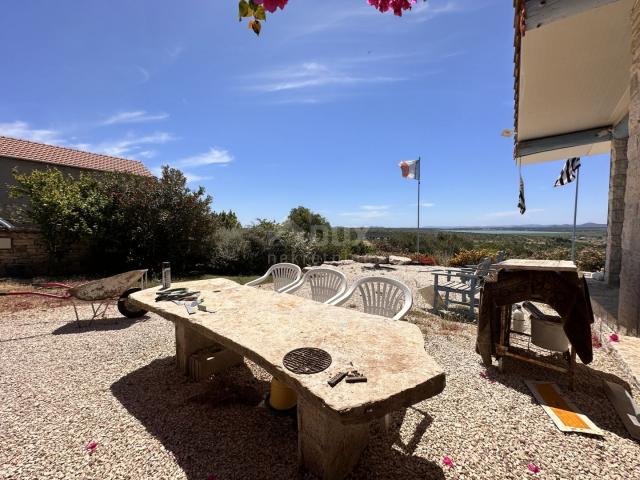 CROW, PAKOŠTANE - OPPORTUNITY! A unique stone house with a spectacular view