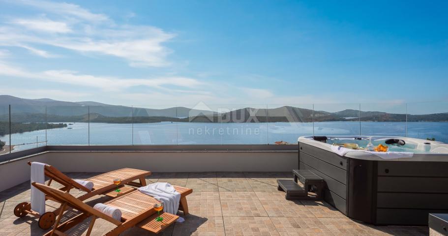 DALMACIJA, ŠIBENIK - Luksuzna villa sa bazenom nogometnim igralištem i saunom