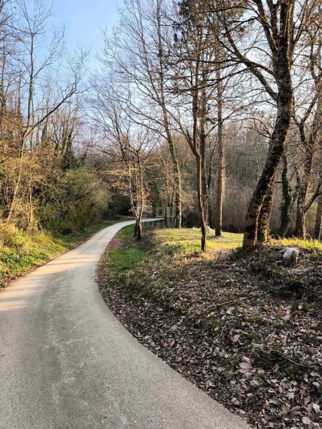 ISTRIEN, PAZIN - Bauland in einer ruhigen Siedlung