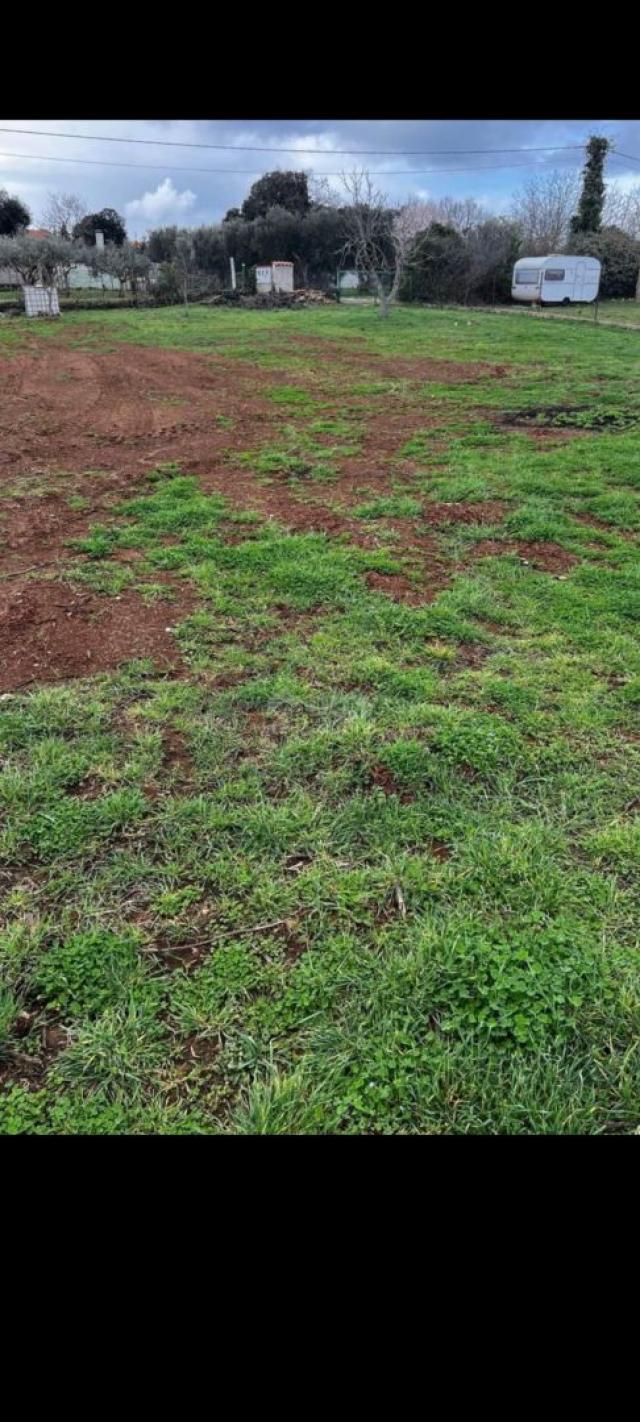 ISTRIEN, ŠTINJAN – Ausgezeichnetes Grundstück in einem ruhigen Teil des Dorfes