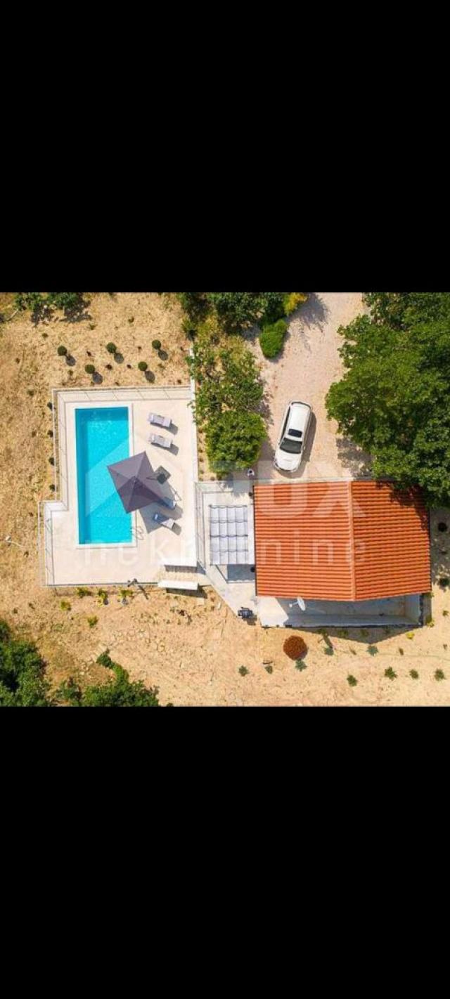 ISTRIA, NOVAKI PAZINSKI - Modern villa with swimming pool in complete solitude