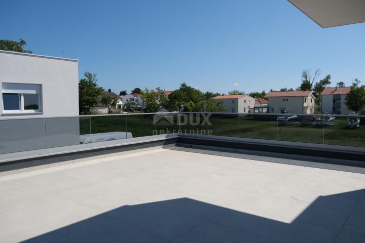 ZADAR, PRIVLAKA - Elegantes Penthouse mit Meerblick in Sabunike!