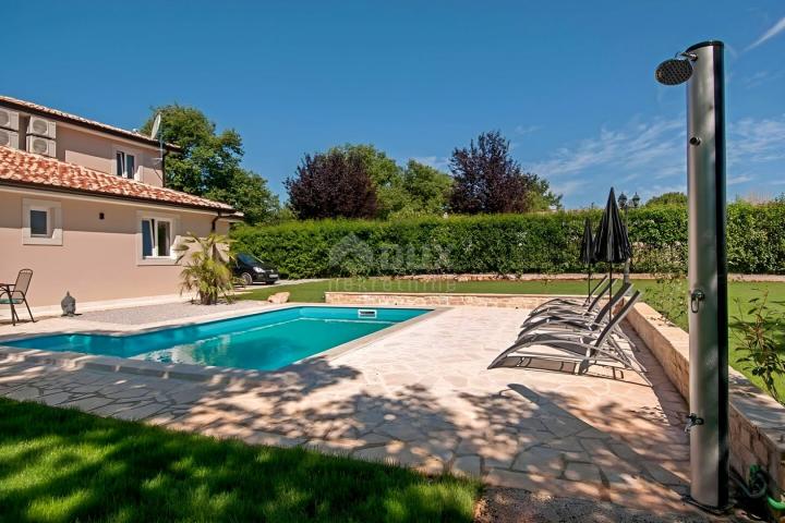 ISTRIA, TINJAN - House with a swimming pool on the edge of the village