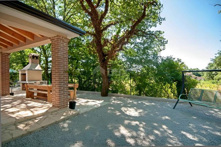 ISTRIA, TINJAN - House with a swimming pool on the edge of the village