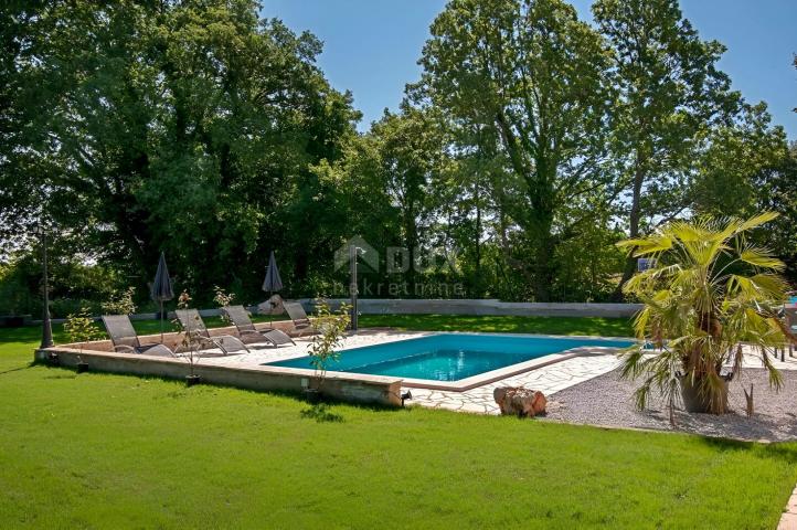 ISTRIA, TINJAN - House with a swimming pool on the edge of the village