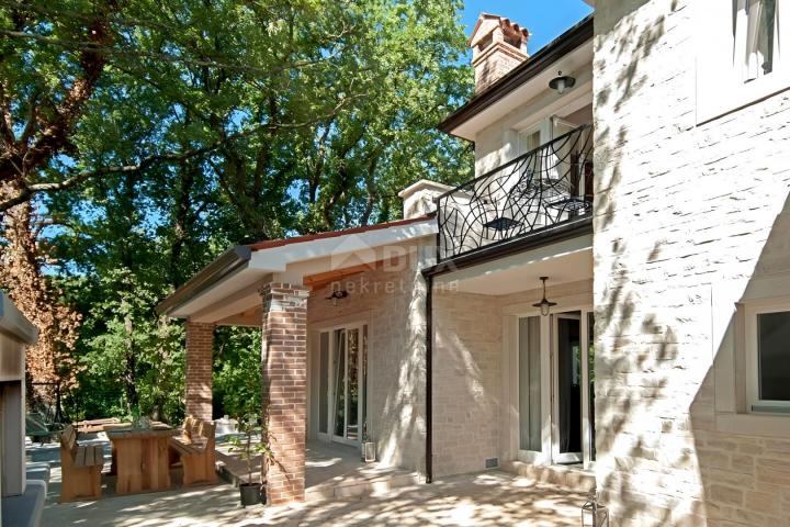 ISTRIA, TINJAN - House with a swimming pool on the edge of the village