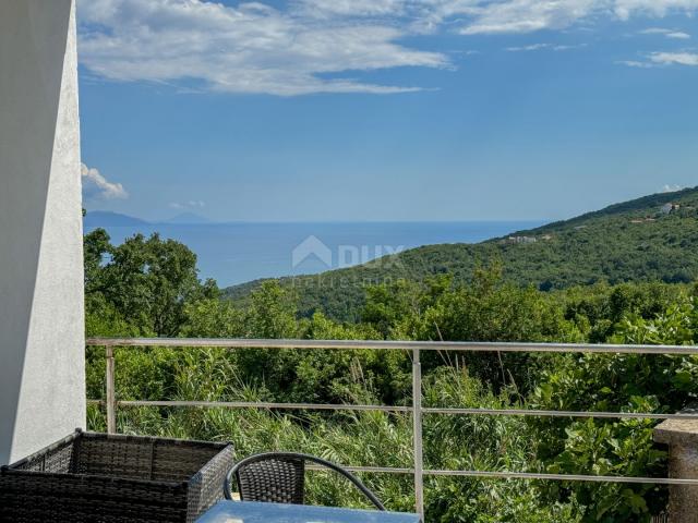 OPATIJA, BRSEČ - Einfamilienhaus mit Swimmingpool in einer Oase der Ruhe mit wunderschönem Blick auf