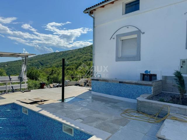 OPATIJA, BRSEČ - Einfamilienhaus mit Swimmingpool in einer Oase der Ruhe mit wunderschönem Blick auf