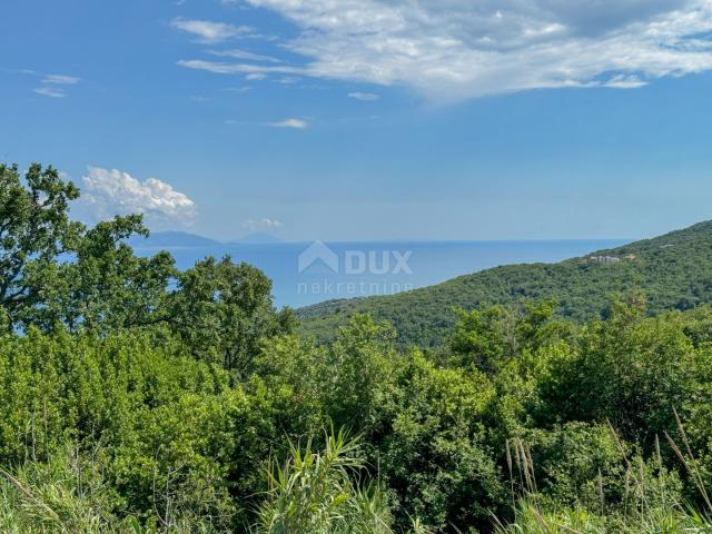 OPATIJA, BRSEČ - Einfamilienhaus mit Swimmingpool in einer Oase der Ruhe mit wunderschönem Blick auf