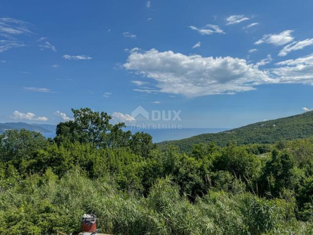 OPATIJA, BRSEČ - Einfamilienhaus mit Swimmingpool in einer Oase der Ruhe mit wunderschönem Blick auf