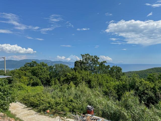 OPATIJA, BRSEČ - Einfamilienhaus mit Swimmingpool in einer Oase der Ruhe mit wunderschönem Blick auf