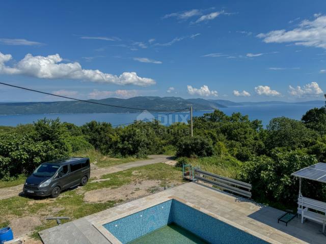 OPATIJA, BRSEČ - Einfamilienhaus mit Swimmingpool in einer Oase der Ruhe mit wunderschönem Blick auf