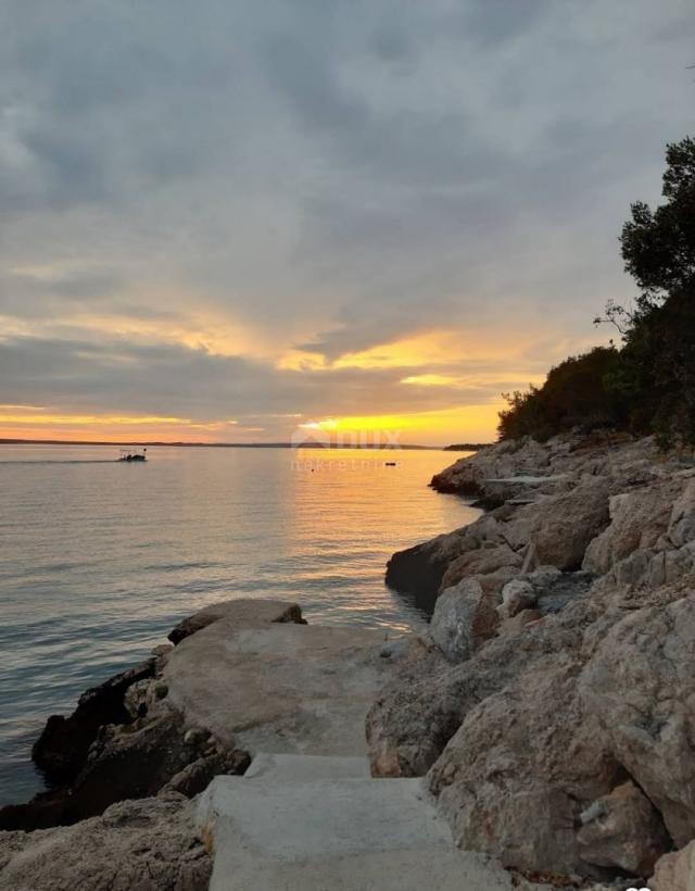 ZADAR, TRIBANJ - building land first row to the sea 4,525 m2 for a residential building - apartments