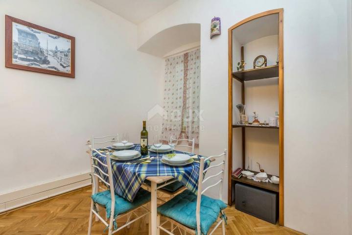 RIJEKA, CENTER - 2-bedroom apartment, 1st floor, balcony, CORRIDOR