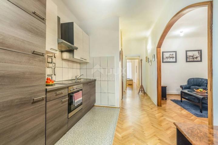 RIJEKA, CENTER - 2-bedroom apartment, 1st floor, balcony, CORRIDOR