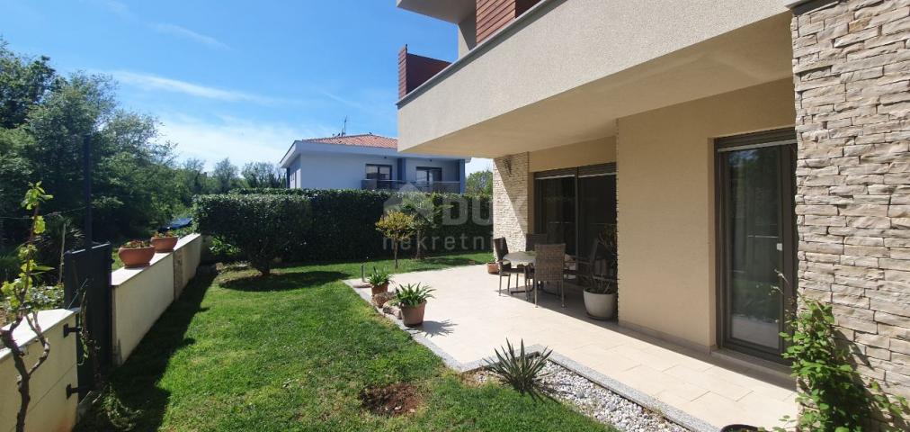 ISTRIA, POREČ - House with two apartments in a prime location