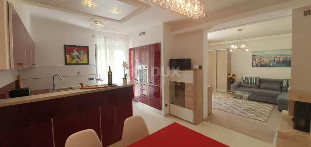 ISTRIA, POREČ - House with two apartments in a prime location