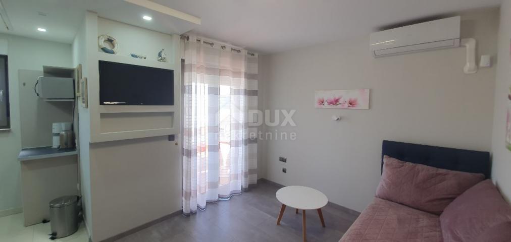 ISTRIA, POREČ - House with two apartments in a prime location