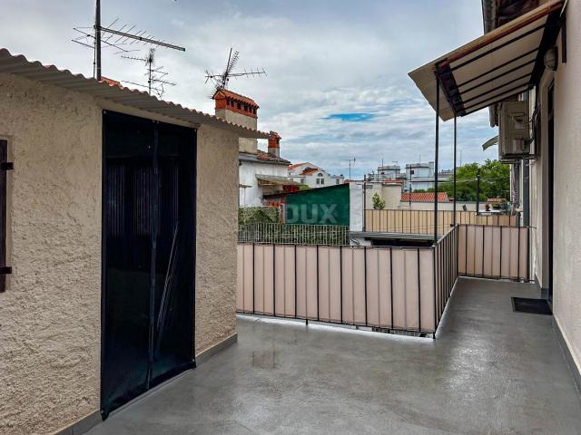 ISTRIEN, PULA - Meisterwohnung im Stadtzentrum mit Terrasse!