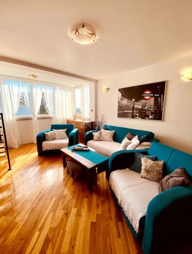 KRALJEVICA - stan 56 m2, dvoetažan uređen apartman!!!!