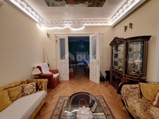 OPATIJA, LOVRAN - URGENT SALE! Luxurious apartment 100 meters from the sea