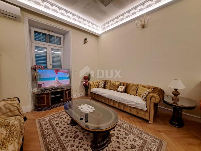 OPATIJA, LOVRAN - URGENT SALE! Luxurious apartment 100 meters from the sea