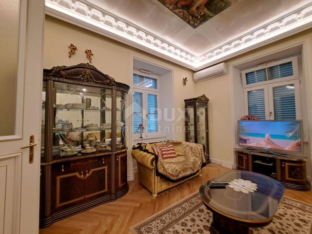 OPATIJA, LOVRAN - URGENT SALE! Luxurious apartment 100 meters from the sea