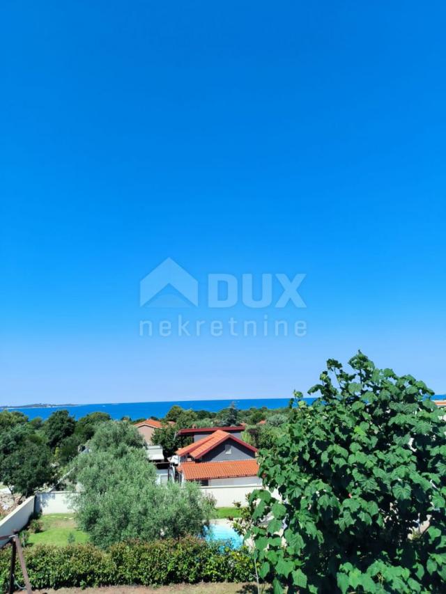 ISTRA, PEROJ - Duplex vile s panoramskim pogledom na more! 500 m od plaže, PRILIKA ZA INVESTICIJU!