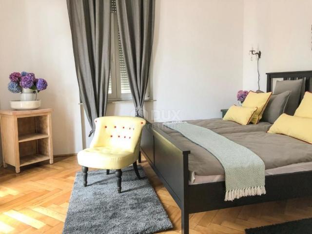 OPATIJA, CENTAR - 2 apartmana, 50m od mora