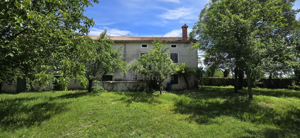 ISTRIEN, SVETVINČENAT - Steinhaus mit großem Garten