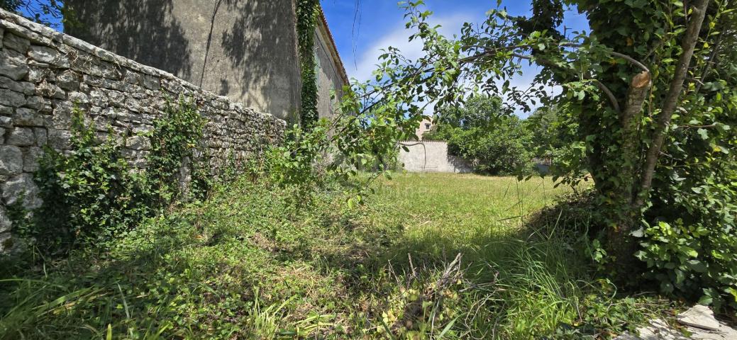 ISTRIEN, SVETVINČENAT - Steinhaus mit großem Garten