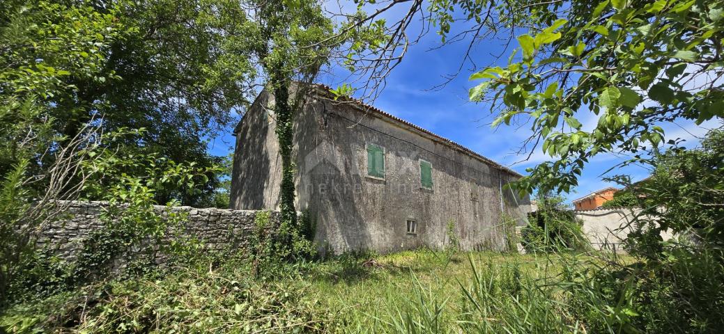 ISTRIEN, SVETVINČENAT - Steinhaus mit großem Garten