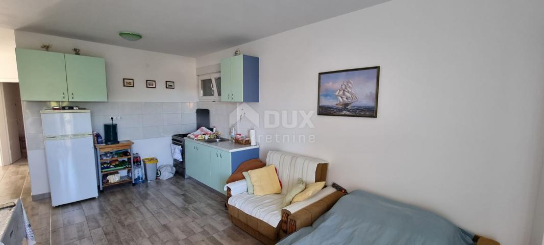 NOVI VINODOLSKI, POVILE - Two apartments 300 meters from the sea