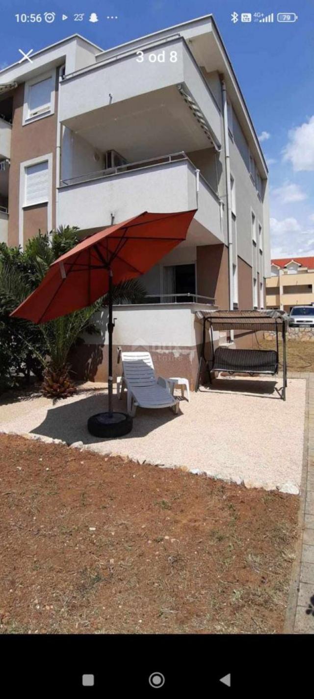 PAG ISLAND, NOVALJA - Apartment with well-established rental, garden and terrace 900m from the sea!