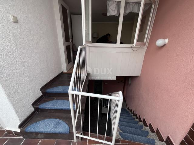 CRIKVENICA, SELCE - Haus auf 3 Etagen mit Dachterrasse 80 m zum Meer