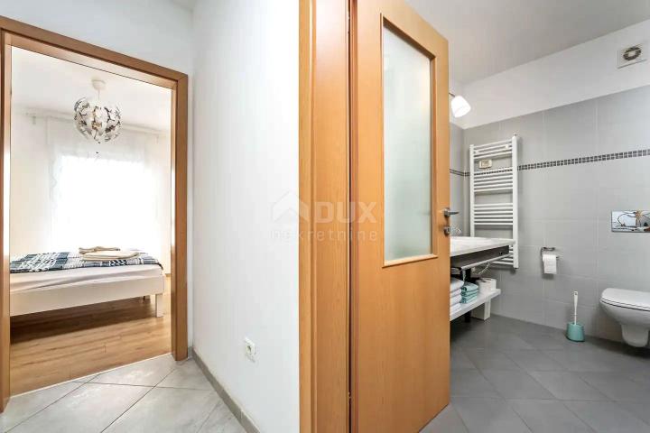 ISTRIA, UMAG - Two-story apartment with garden and pool