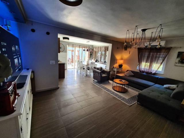 ZADAR, PRIVLAKA - Modern house 40 m from the sea