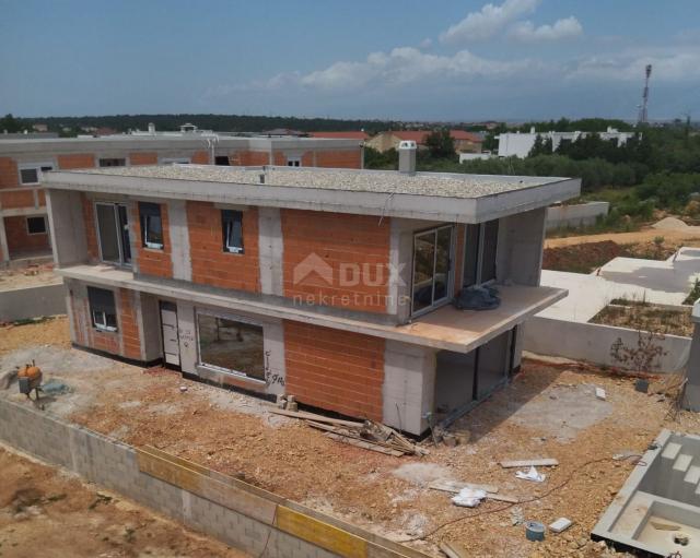 ZADAR, ZATON – Faszinierende neue Villa mit beheiztem Pool und schöner Sommerküche!