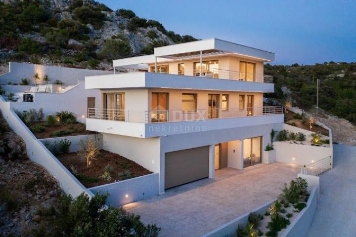 DALMATIEN ROGOZNICA, Elegante Villa mit spektakulärem Blick auf das Meer