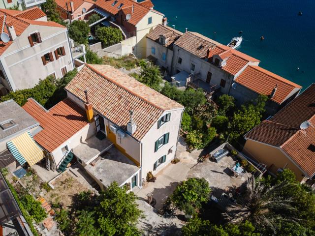 MALI LOŠINJ - Villa in Meeresnähe mit eigenem Liegeplatz für Boote