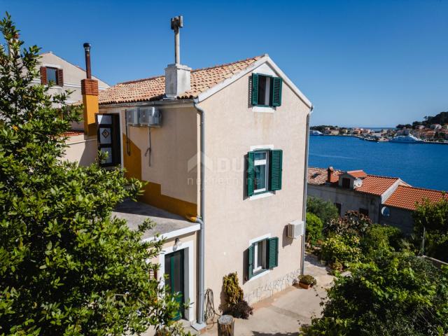 MALI LOŠINJ - Villa in Meeresnähe mit eigenem Liegeplatz für Boote