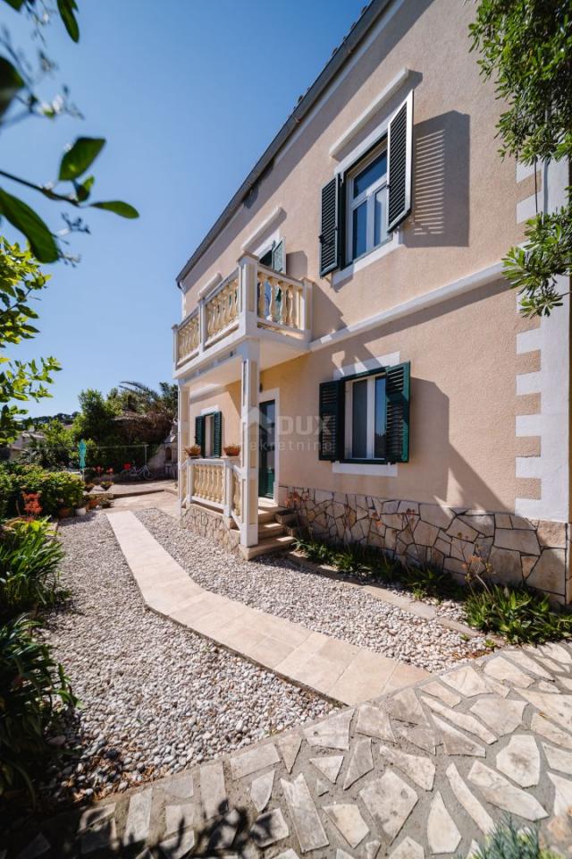 MALI LOŠINJ - Villa in Meeresnähe mit eigenem Liegeplatz für Boote