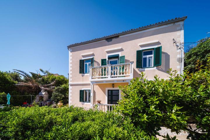 MALI LOŠINJ - Villa near the sea with its own mooring for boats