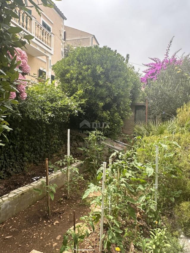 MALI LOŠINJ - Villa in Meeresnähe mit eigenem Liegeplatz für Boote