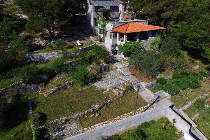 ŠIBENIK, ZLARIN - Jedinstvena vila s predivnim pogledom na more