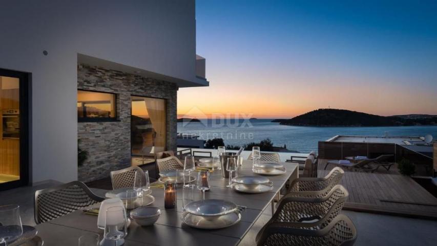 DALAMCIJA ROGOZNICA Luxury villa with a spectacular view of the sea