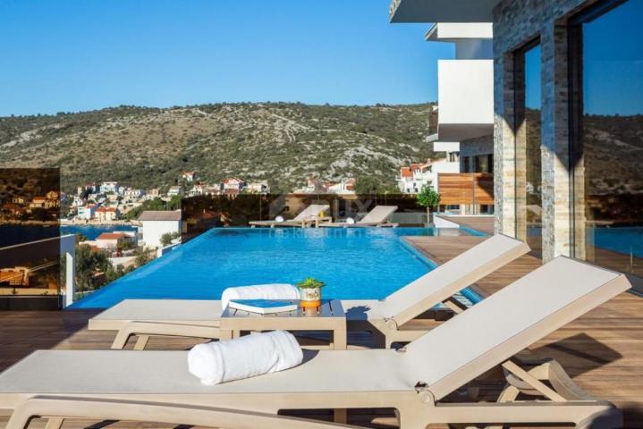 DALAMCIJA ROGOZNICA Luxury villa with a spectacular view of the sea