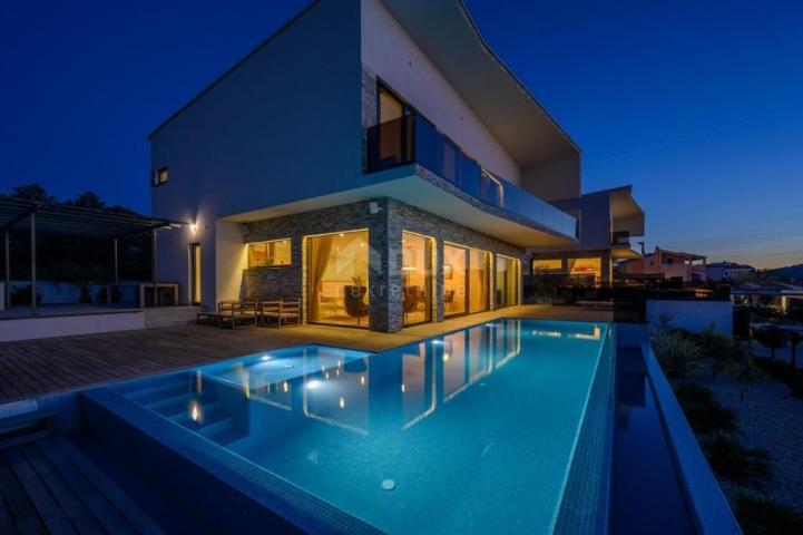 DALAMCIJA ROGOZNICA Luxury villa with a spectacular view of the sea